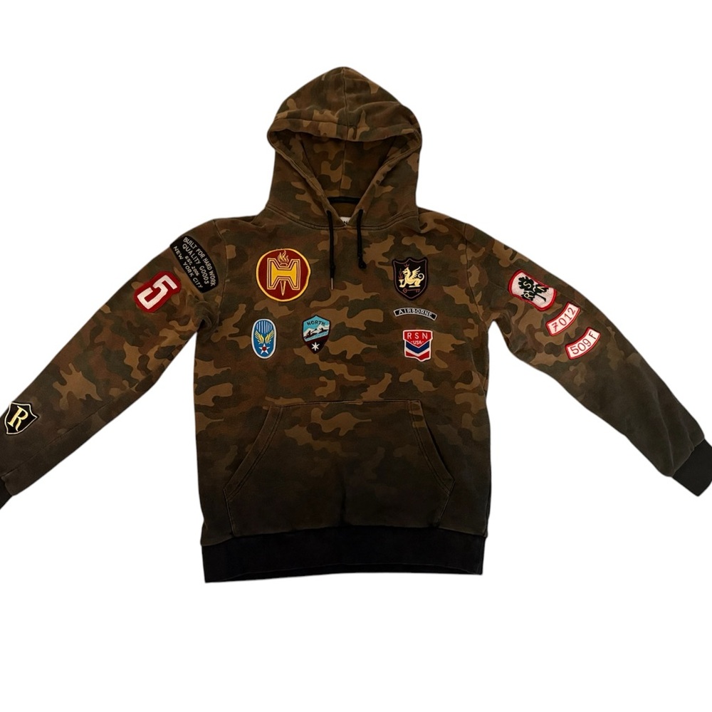 Reason sweater in Camo with patches